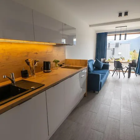 Invest Widok 800 A7 アパート シクラルスカ・ポレンバ